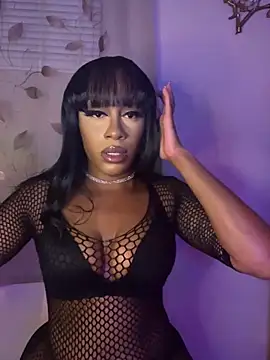 rayemillian camgirl profile preview on Stripchat