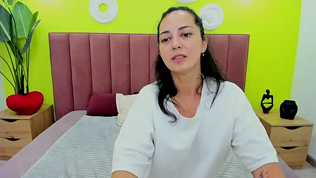 Linda_Insatiable webcam