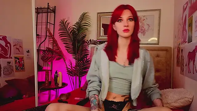 GinaSpicey webcam
