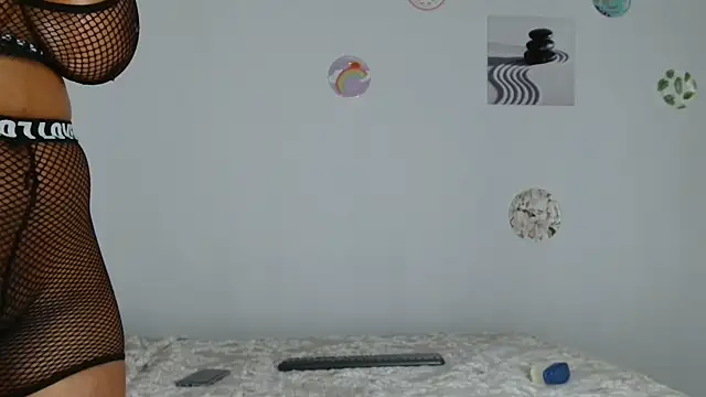 ConnieSmall24 webcam