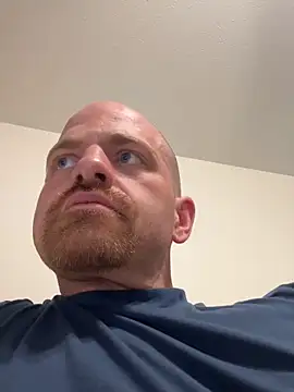 whitelioncody (Ask my age) - Take me to my room for some fun😉😉