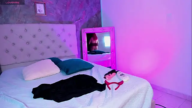 Shedevilboobs69 webcam