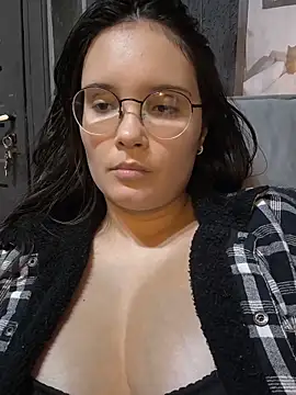 gatinhaagaucha live cam on StripChat