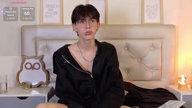 kim_adrien (M twink) - fuck my ass with dildo!!