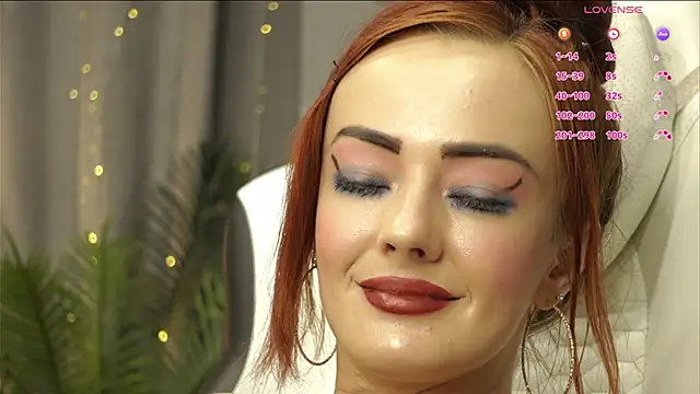 megany (F young) - topless boobs close up  and oil ;)