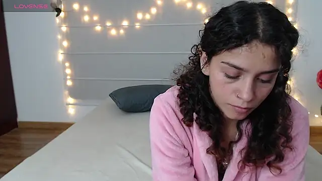 Sarabubbie live sex cam