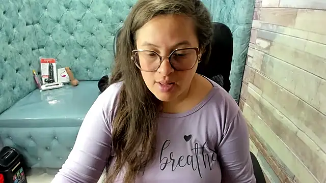 Sarah_Boobs_ live cam on StripChat