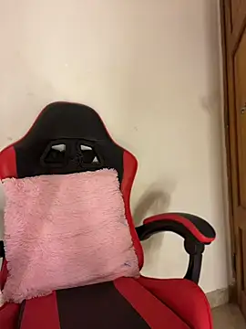 Luna_20x live cam on StripChat