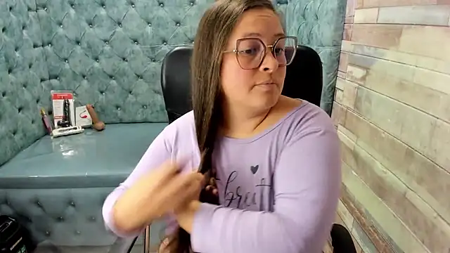 Sarah_Boobs_ live cam on StripChat