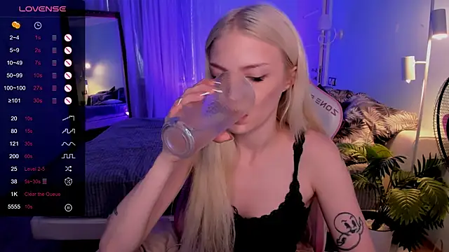 AnyaTaylor_ webcam