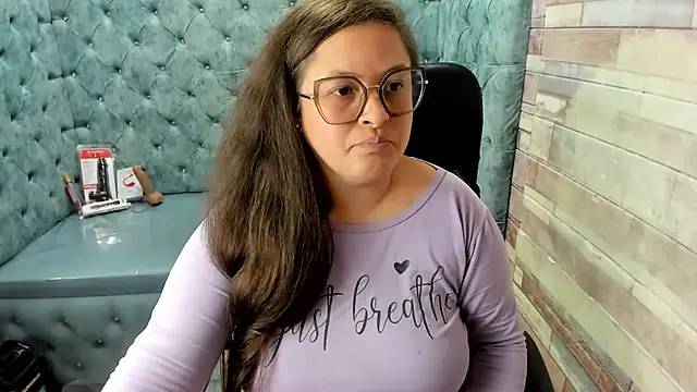 Sarah_Boobs_ live cam on StripChat