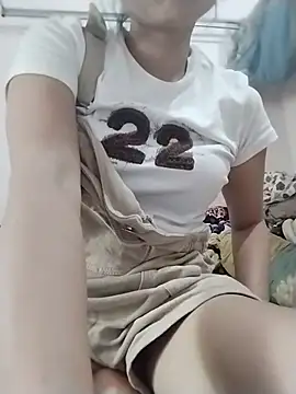 Linda-yiyi live cam on StripChat