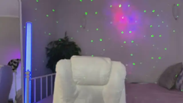 _Vikky_Moon_ live sex cam