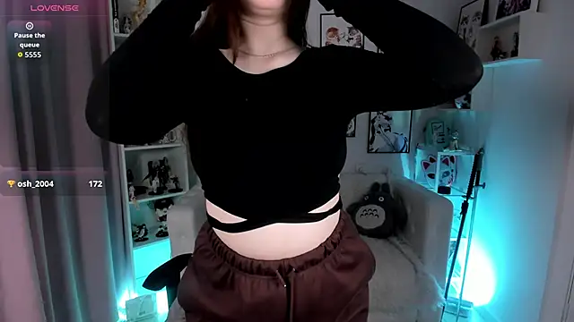 Elisabeth_Binder live cam on StripChat