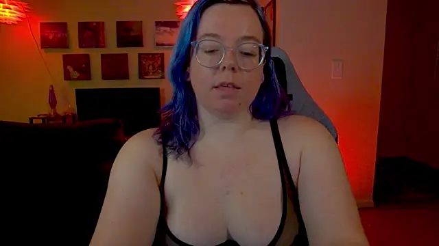 KiraSpitQueen