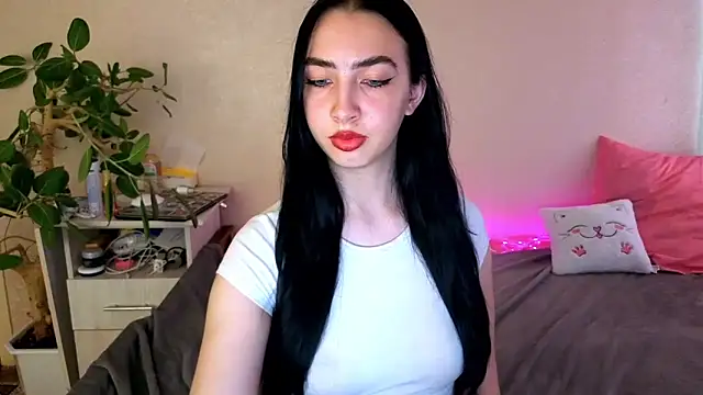 WildKittenX_ live cam on StripChat