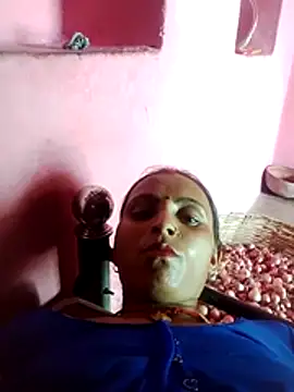 Juli_rathore live cam on StripChat