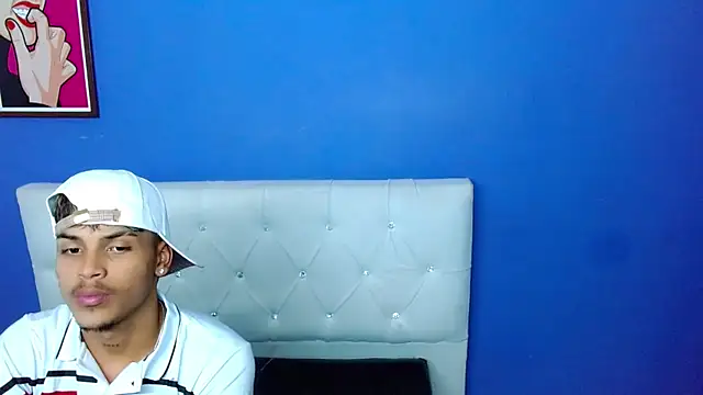 Angel_foxc13 live cam on StripChat