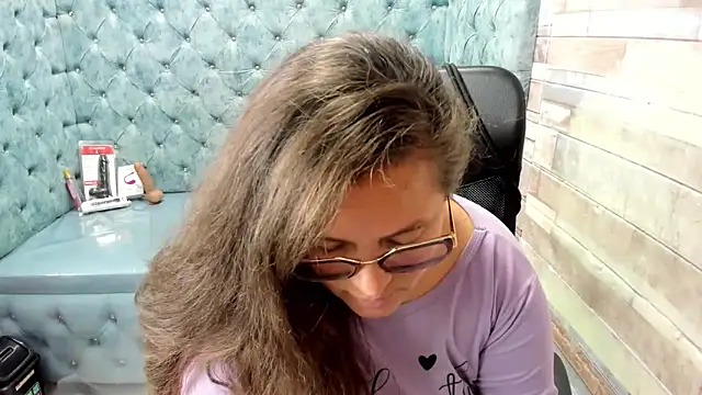 sarah_boobs_ - Sarah_Boobs_'s free webcam - UK Sex Cams