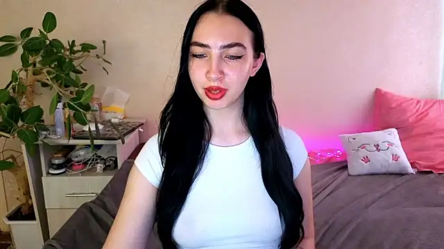 WildKittenX_ live cam on StripChat