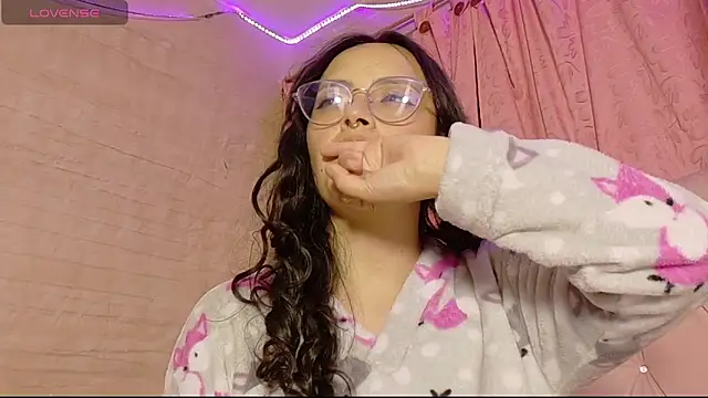 manumeow1 live cam on StripChat