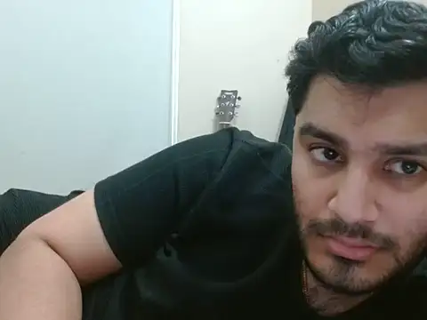 robintoit live cam on StripChat