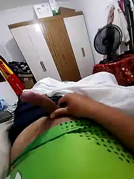 Hiderr live cam on StripChat