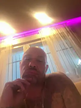 gitanomadrid live cam on StripChat
