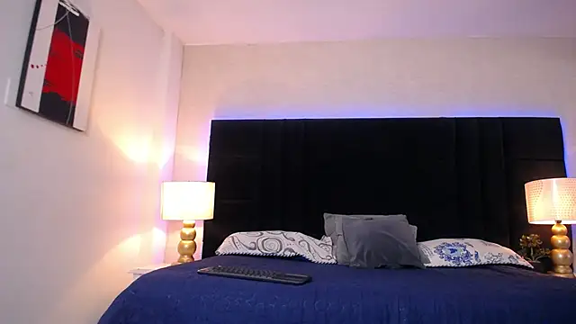 SkylerBigxxx live cam on StripChat