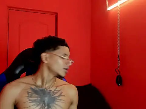 kai_storm77 live cam on StripChat