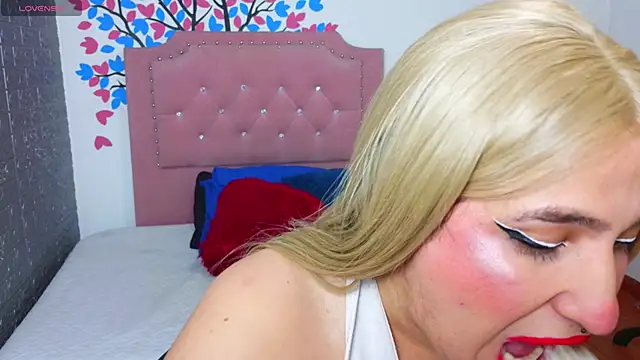 party_ts live cam on StripChat