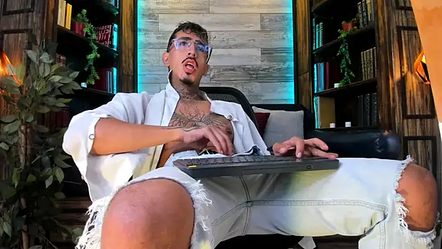 Donovan_Desmond webcam