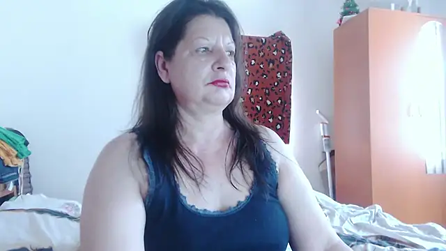 ExtasyMature live cam on StripChat