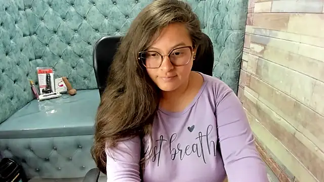 Sarah_Boobs_ live cam on StripChat