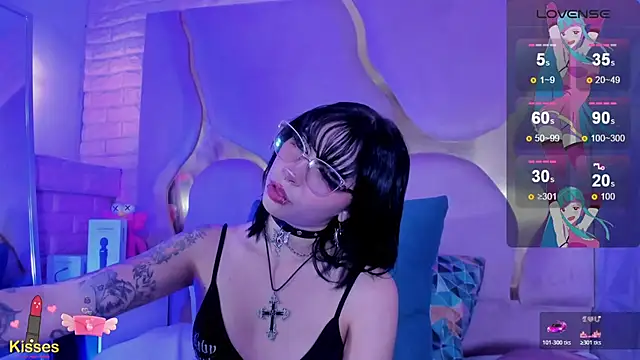 NaniiSisy webcam