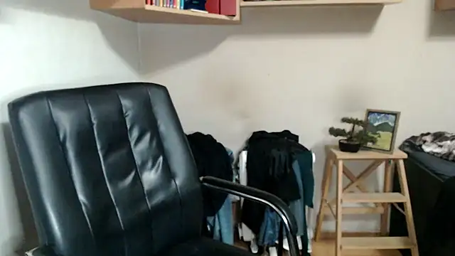 katemodel webcam