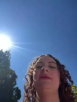 CurlyChloe webcam
