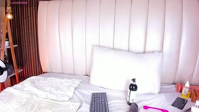 SandraMilerr live cam on StripChat