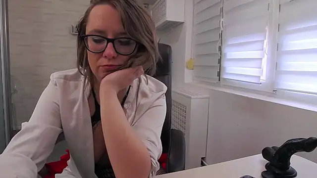 MaddyVelvet webcam