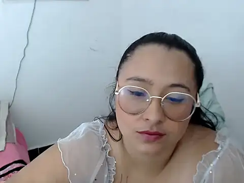 emma_sswan live cam on StripChat