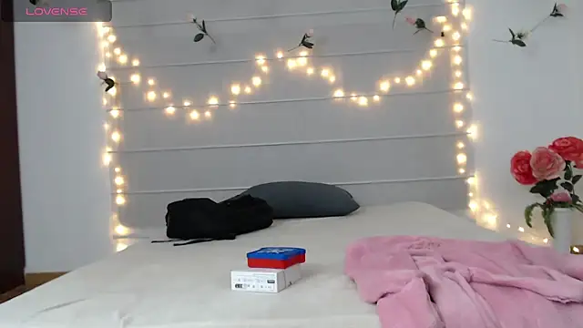 sarabubbie - Sarabubbie's free webcam - UK Sex Cams