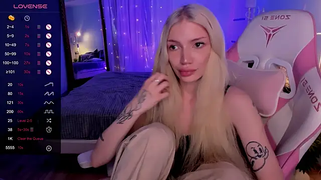 AnyaTaylor_ webcam
