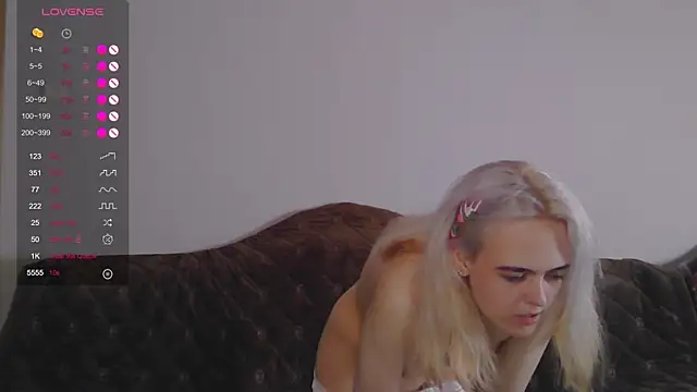 Oxcy_Secret live cam on StripChat