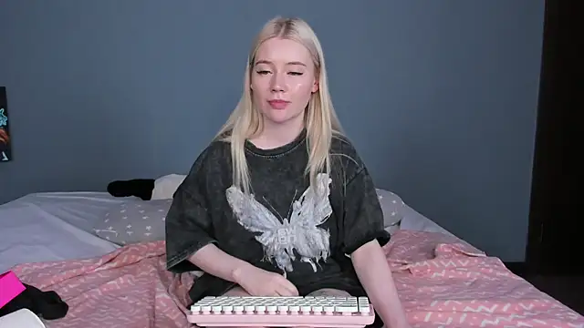 Lillie_Berry live cam on StripChat