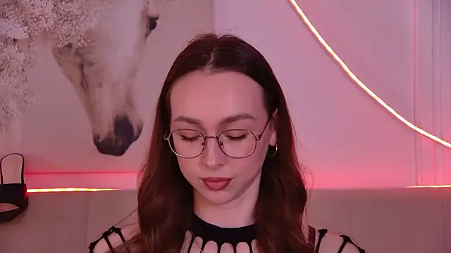 Emily_Simon live cam on StripChat