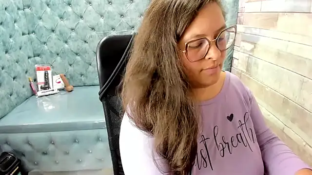 Sarah_Boobs_ live cam on StripChat
