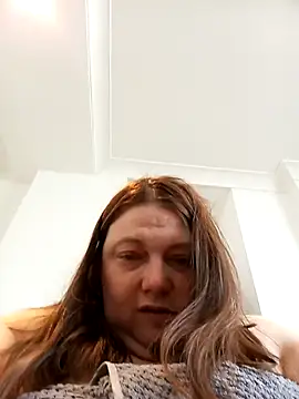 HotHornyEmmaX live cam on StripChat