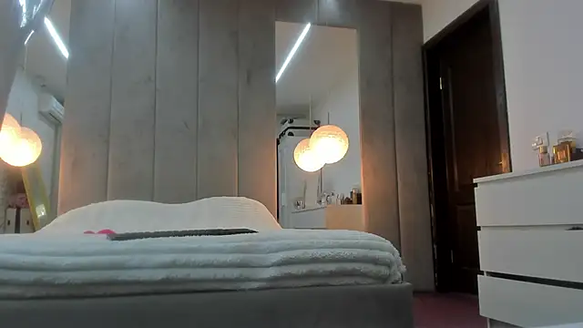 EmeraldKatt webcam