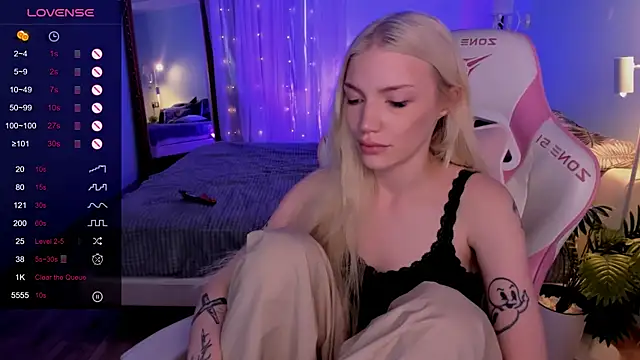 AnyaTaylor_ webcam