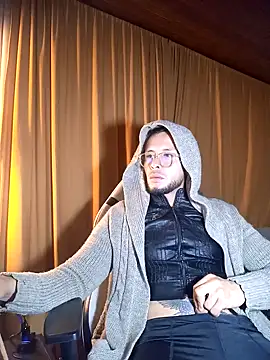 sebastian_horny live cam on StripChat